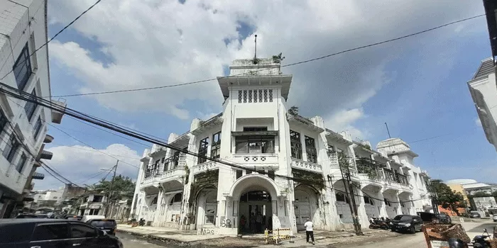 Gedung Tua Warenhuis Medan: Warisan Kolonial yang Penuh Sejarah