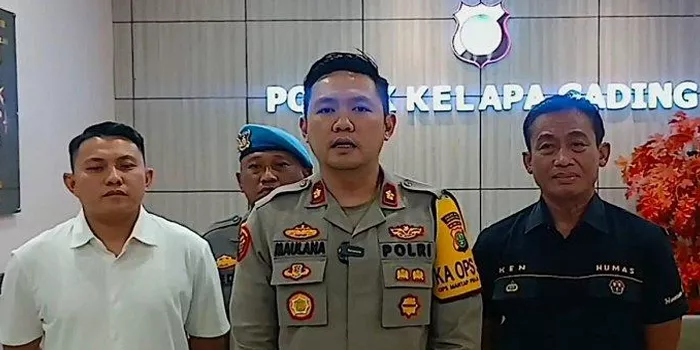 Polsek Kelapa Gading Tutup Gerbang Saat Didatangi Massa!